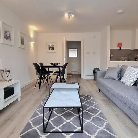 Roomspace Serviced Apartments - Kew Bridge Court Londra Dış mekan fotoğraf