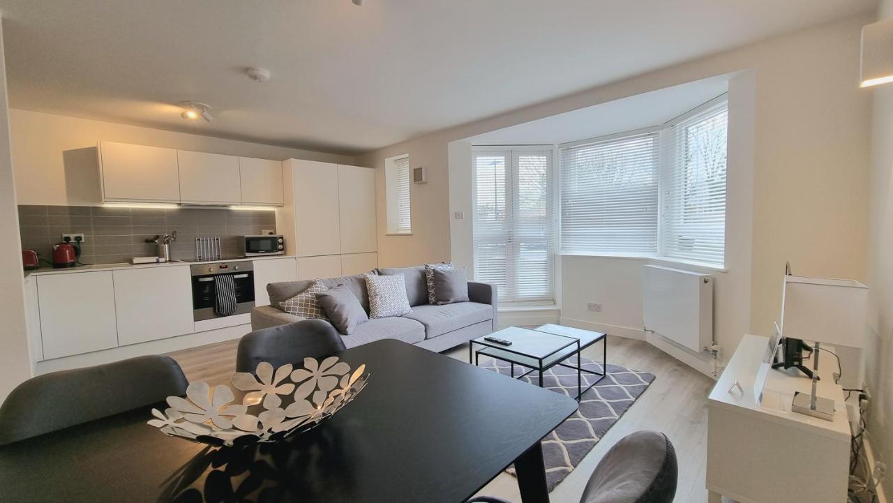 Roomspace Serviced Apartments - Kew Bridge Court Londra Dış mekan fotoğraf