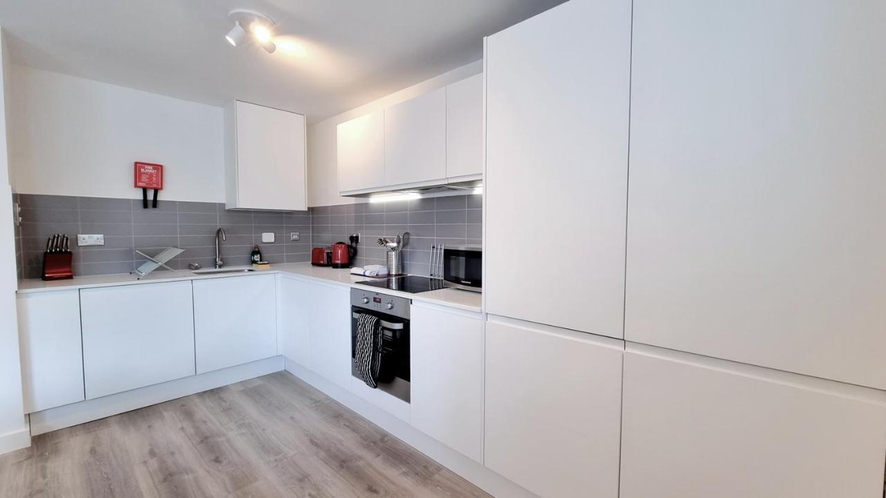 Roomspace Serviced Apartments - Kew Bridge Court Londra Dış mekan fotoğraf