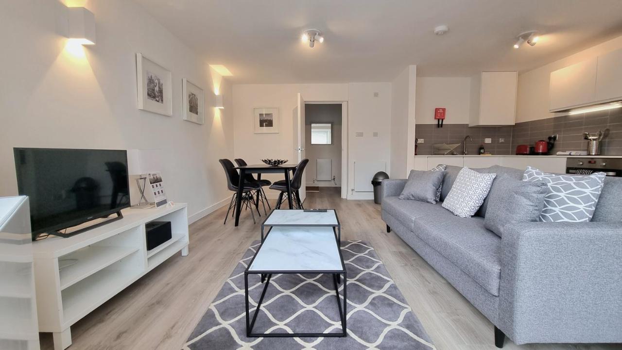 Roomspace Serviced Apartments - Kew Bridge Court Londra Dış mekan fotoğraf